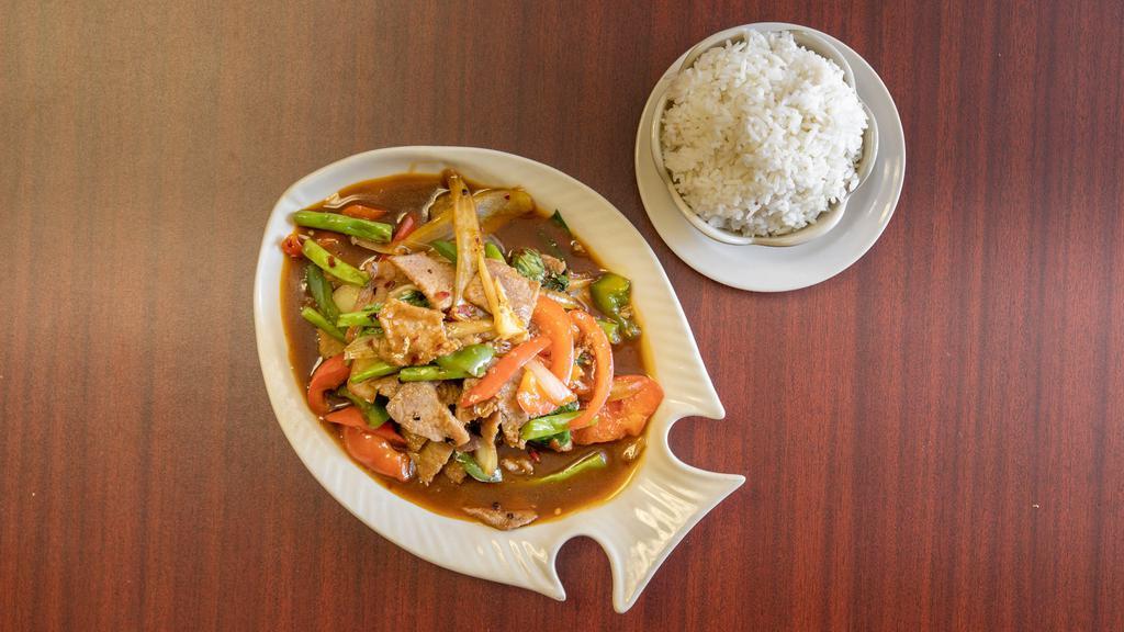 Pad Kra Prow · Stir-fried meat with basil, onion, bell pepper, and green beans in homemade basil sauce.