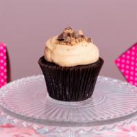 Peanut Butter Cup · Chocolate Cake Peanut Buttercream Cheese Topped with Peanut Butter Cup Places.