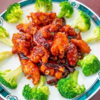 Famous General Tso Vegetarian Chicken · Hot & Spicy. Vegetarian chicken cooked in our unique house sauce with broccoli.