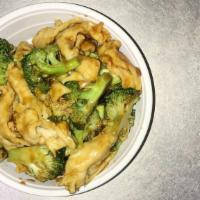 Chicken With Broccoli · Served with an egg roll and chicken fried rice.
