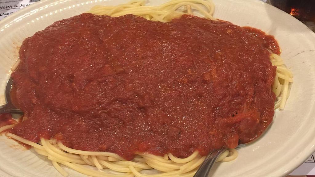 Spaghetti With Marinara Sauce · Spaghetti with marinara sauce.