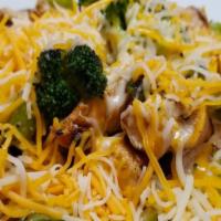 Broccoli & Chicken Potato · Grilled chicken breast strips, seasoned broccoli, butter, sour cream, bacon bits, chives and...