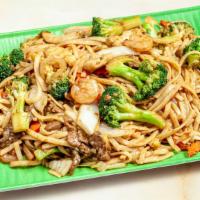 Combo Lo Mein · Shrimp, beef and chicken.