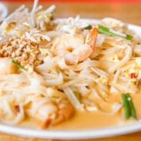 Curry Noodle Plate · Gluten free. Rice noodle, bean sprout, green onion, egg, red coconut curry sauce with crushe...