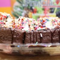 Gansito Split · Two Gansito cakes served with
three scoops of any ice cream.
Topped with whipped cream and
y...