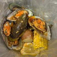 Green Mussels · 1 lb.
note: While you choose Steamed or Old Bay Seasoning can not combine with the Spice lev...