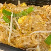 Pad Thai Woon Sen · Vermicelli transparent noodle with eggs, green onions, beansprouts, topped with crushed pean...