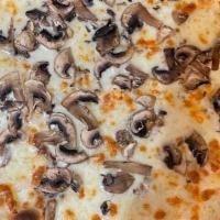 Fungi Bianca Pizza · Mozzarella, fresh mushroom, and extra virgin oil.