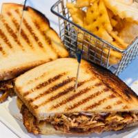 Bbq Chicken Sandwhich  · All Natural antibiotic free chicken, red onions, BBQ sauce, and Cheddar cheese served on Tex...