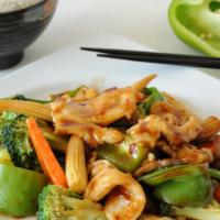 Hunan Style (Spicy) · Broccoli, carrots, napa, green peppers, mushrooms, bamboo shoots, water chestnuts, baby corn...