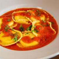 Ravioli Marinara · Cheese filled ravioli in marinara sauce