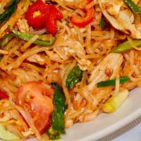 #6 - Spicy Noodle · Rice noodle, egg, basil, onion, bell pepper, green pepper, green onion, tomato.
