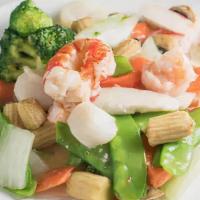 Seafood Delight /海鲜大会 · Lobster meat, jumbo shrimp, fresh scallops, crab meat, straw mushrooms, snow peas, baby corn...