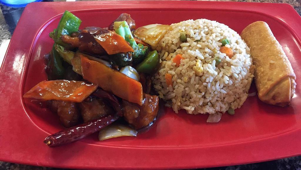 General Tso'S Chicken · Spicy. Lightly breaded white meat chicken with broccoli, green pepper, onion, carrot, dried chili, spicy general sauce.