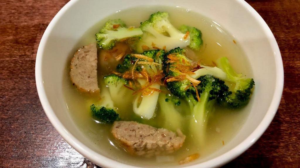 Sup Bakso Dan Brokoli · Broccoli and meat ball in beef broth soup.