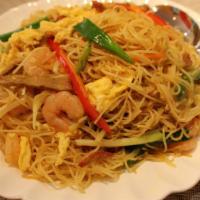 Singapore Rice Noodle · Hot. Shrimp and bbq pork with shredded vegetables with mixed thin rice noodles in hot spicy ...