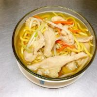Chicken Noodle Soup                                                                    鸡面汤 · Soup that is made with chicken broth noodles and vegetables.