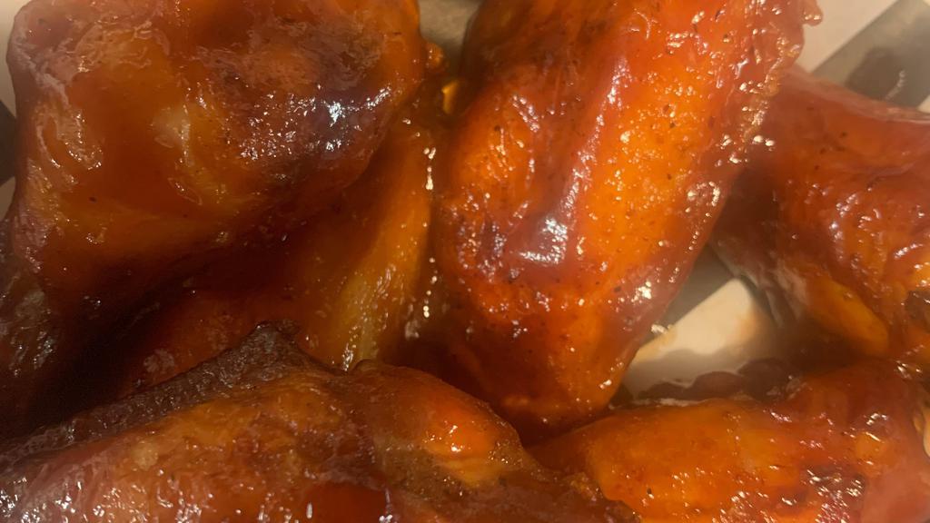 Fresh Traditional Bone-In Wings · SILOHS NOW HAS FRESH NON-BREADED TRADITIONAL WINGS THAT ARE HOUSE SMOKED AND SEASONED TO PAIR WITH ANY SAUCE OR NAKED, ANY WAY YOU WANT THEM.