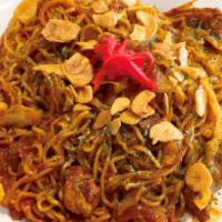 Vegan Spicy Garlic Yakisoba · Spicy Japanese style stir fried noodles with yakisoba sauce, cabbage, carrots, bean sprouts,...