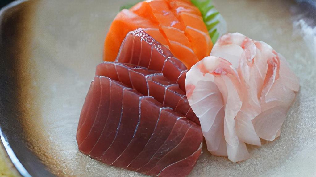 Sashimi Entree · (Choose 1 White rice or brown rice)
4 pcs Salmon sashimi, 4 pcs tuna sashimi, 4 pcs yellowtail sashimi.