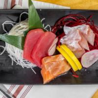 Sashimi Sampler · 7pc of chef's choice of sashimi