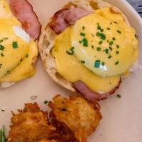 Classic Eggs Benedict · English Muffin, Grilled Duroc Ham, Traditional Hollandaise & Minced Chives