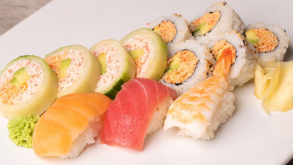 Chef'S Special Roll · Tuna + Salmon + Shrimp + Imitation Crab + Avocado + Cucumber + Fried Onion + Sushi Sauce + Spicy Mayo