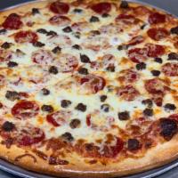 Buddy’S Deluxe · 100% Real Cheese, Italian Sausage, Pepperoni, Mushrooms & Onions.