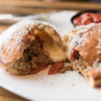 Meat Me In St. Louie · Pepperoni / Italian Sausage / PROVEL® Cheese / Mascarpone-Ricotta Blend / Garlic Oil / Meat ...