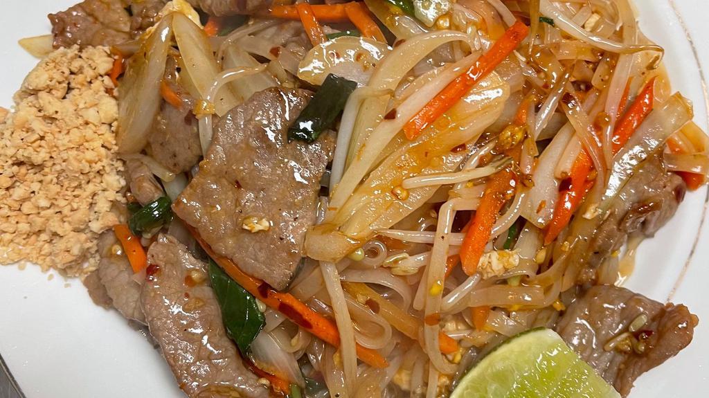 Beef Pad Thai · Spicy.