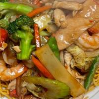 Combination Chow Mein · Shrimp, pork and chicken
