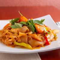 Pad Kee Mao · Stir-fried wide rice noodles, bean sprouts, carrot, bell pepper, basil, garlic, tomato, peap...