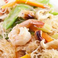 Pad Woon Sen · Stir-fried bean tread noodles, egg, carrot, peapod, broccoli, baby corn, onion, tomato, gree...
