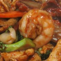 Four Seasons · Shrimp, chicken, roast pork, and beef stir fried with vegetables in special brown sauce.