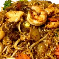 House Special Noodles · Egg noodles stir fried with eggs, chicken, beef, shrimp, carrots, bean sprouts, and broccoli.