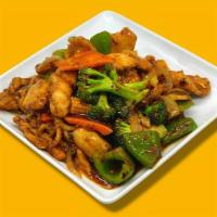 Chicken With Garlic Sauce · Spicy. Chicken, sliced bamboo shoots, baby corn, water chestnuts, white onions, carrots, gre...