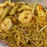 Singapore Rice Noodle · Shrimp, Pork, egg, bean sprout, onion, carrots, rice noodle and curry Spices