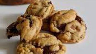 Fresh Baked Cookies (6) · Choose from chocolate chip toffee, or white chocolate macadamia.