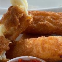 6 Mozzarella Sticks With Sauce · 