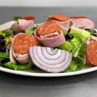 Small Chef Salad · Garden Salad with Shredded Mozzarella Cheese, Ham, and Turkey.