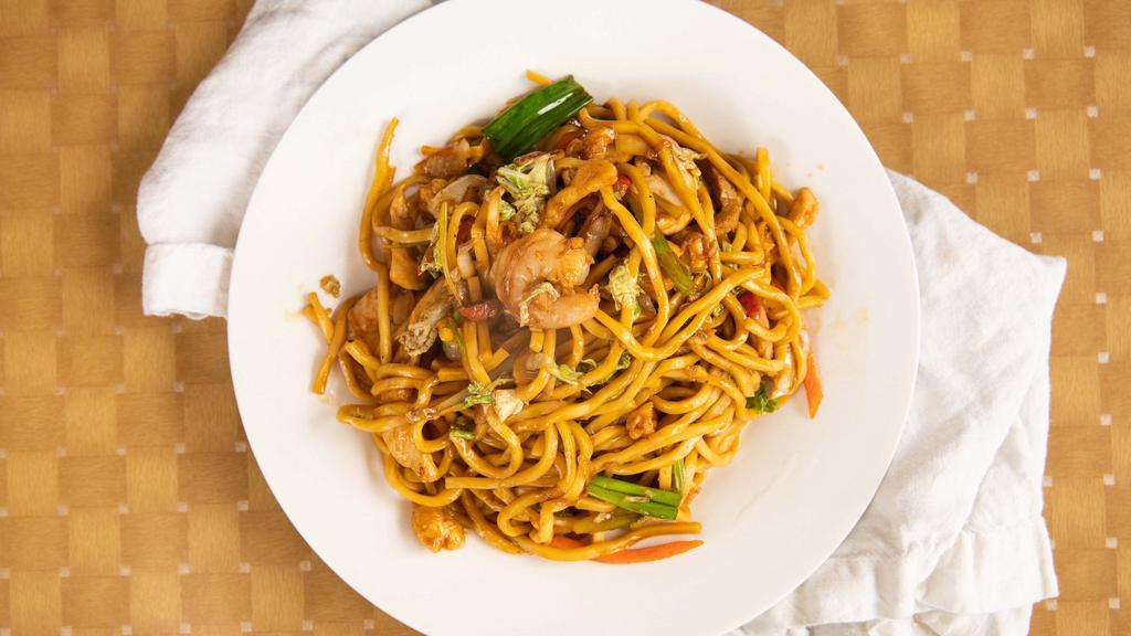 Lo Mein (Shrimp) · Soft noodle.