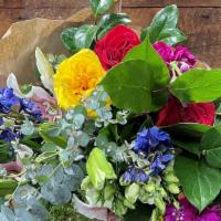 Wildflower/ Rustic Designers Choice Bouquet · Hand picked, seasonal blooms and lush greens beautifully arranged by our trusted designers
(...