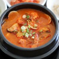 Seafood & Beef Tofu Soup · Seafood includes: shrimps, clams, oysters, and mussels