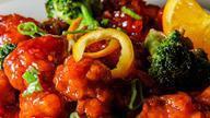 Hunan Chicken With Vegetable湖南鸡 · Hot and spicy.