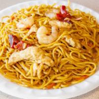 House Lo Mein · Shrimp, beef and chicken.