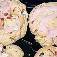 Funfetti Pebble · Funfetti Base cookie infused with Fruity Pebbles and white chocolate chips