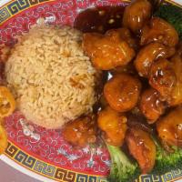 General'S Chicken · Breaded white meat chicken with broccoli in chef's special sauce.