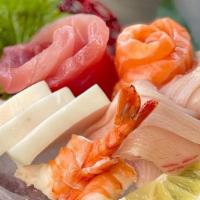 Sashimi Gold · 12pcs Premium cut raw fish.