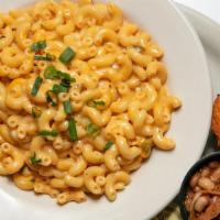 Lookout Mac And Cheese · Creamy mac and cheese sautéed with our 4
cheese sauce and a hint of spice, topped with
green...
