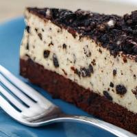 Oreo Mousse Cake · Made with delicious white chocolate and real oreo cookies!